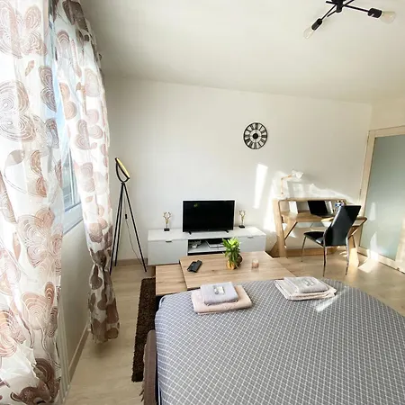 Bel 2 Pieces - 10min De La Appartement *